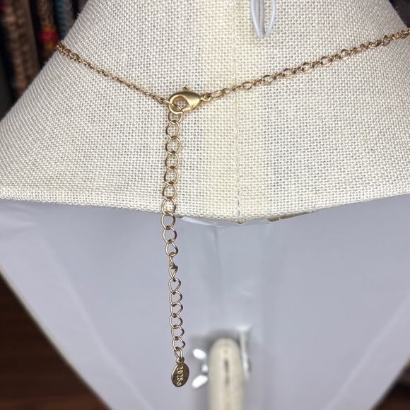 Elegant Gold Tone Necklace with Amber Pendant - Picture 4 of 5